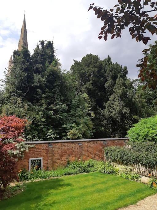 Beautiful Georgian Cottage Within A Private Walled Garden オークハム エクステリア 写真