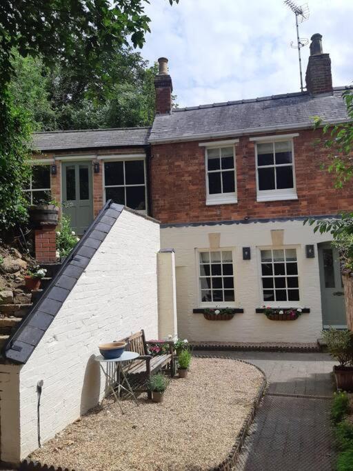 Beautiful Georgian Cottage Within A Private Walled Garden オークハム エクステリア 写真