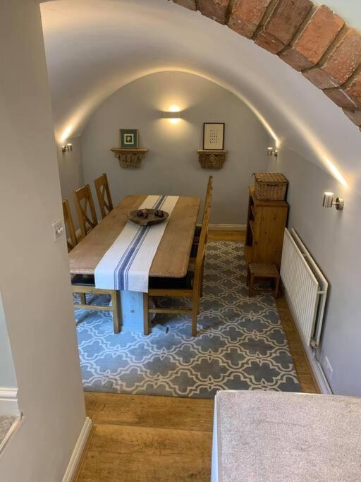 Beautiful Georgian Cottage Within A Private Walled Garden オークハム エクステリア 写真
