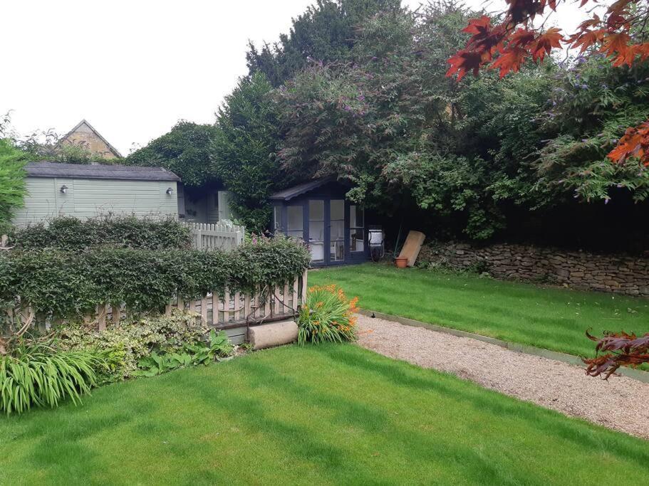 Beautiful Georgian Cottage Within A Private Walled Garden オークハム エクステリア 写真