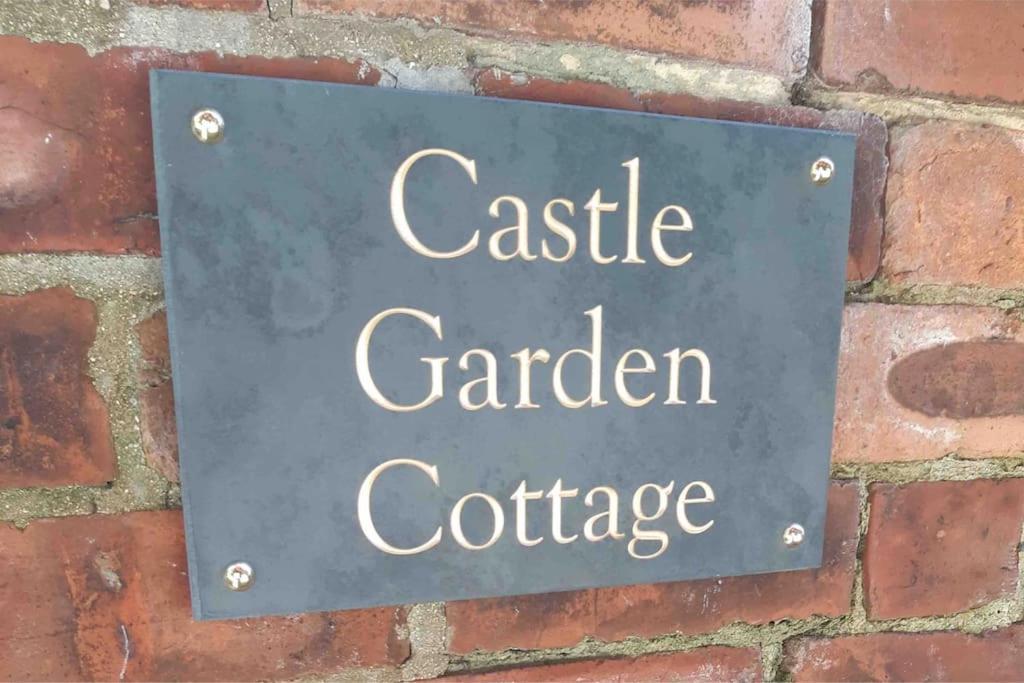 Beautiful Georgian Cottage Within A Private Walled Garden オークハム エクステリア 写真